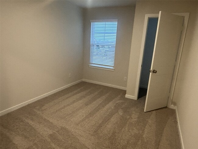 Building Photo - 32935 Turning Springs Dr