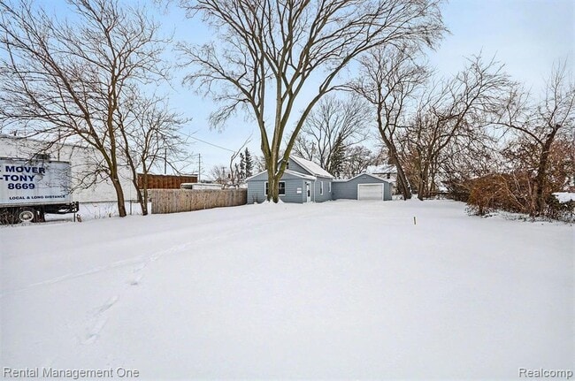 Building Photo - 20801 Elroy Ave