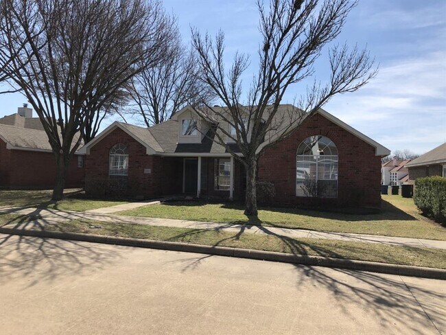 Building Photo - 8301 Kent Dr
