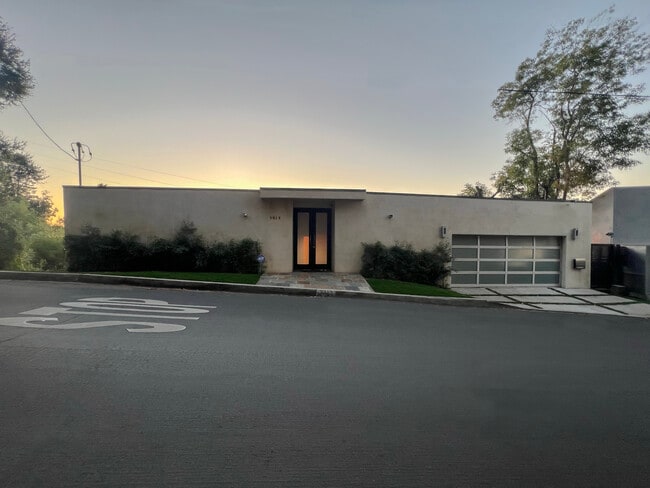 Building Photo - 3319 Wrightwood Dr