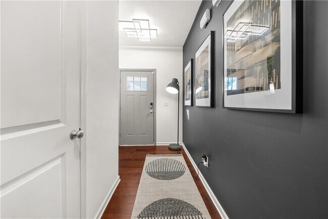 Foto del edificio - 580 Morrow Ln