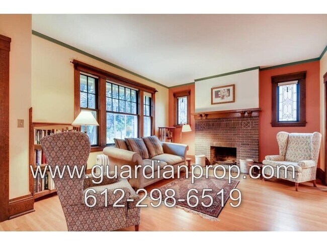 Building Photo - Craftsman Bungalow on Summit Avenue Availa...