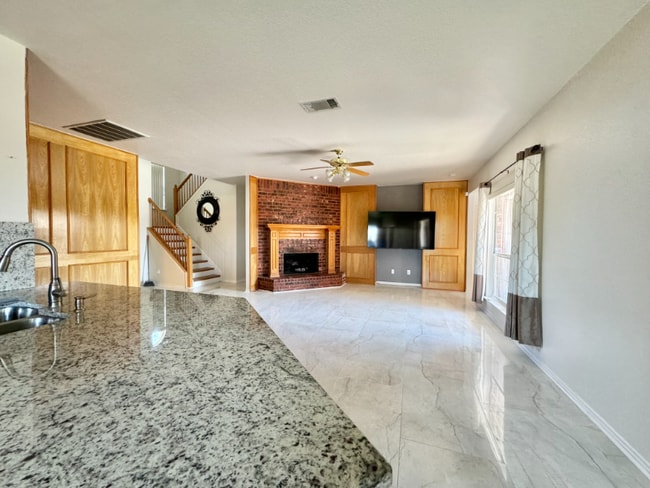 Building Photo - 1303 Kenshire Ct