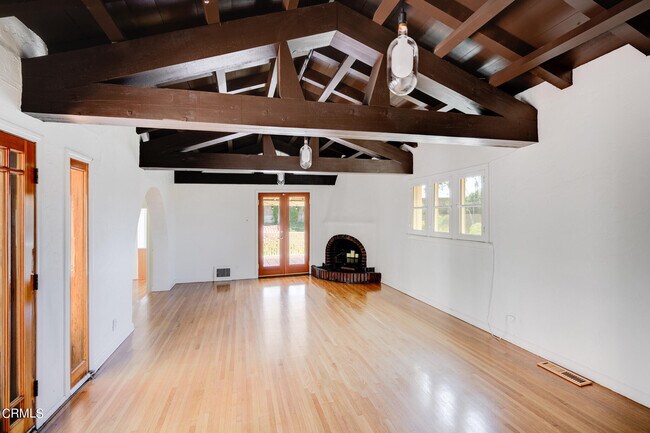 Building Photo - 420 La Loma Rd