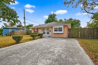 Building Photo - 1111 Choate Cir