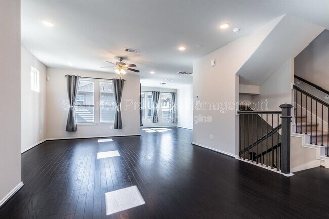 Foto del edificio - 3108 Roseland Terrace Ln