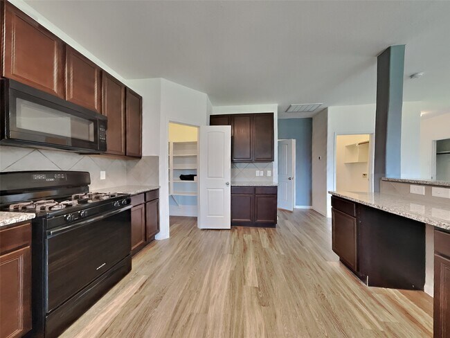 Foto del edificio - 10322 Urban Oak Trl