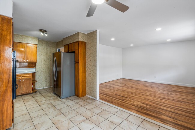 Building Photo - 23-31 28th St
