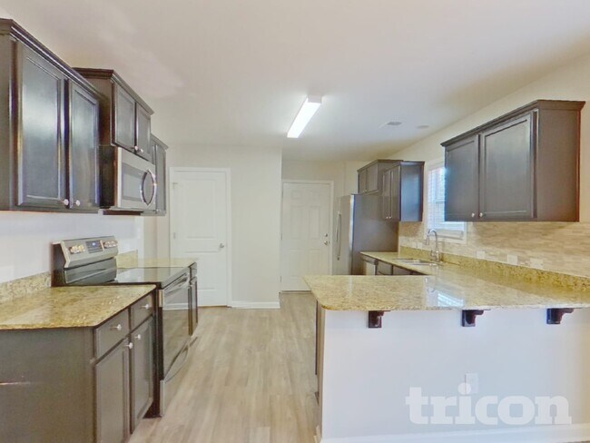 Building Photo - 18 Driftwood Ave