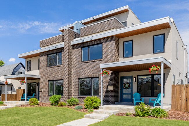 Building Photo - 2008 S Galapago St