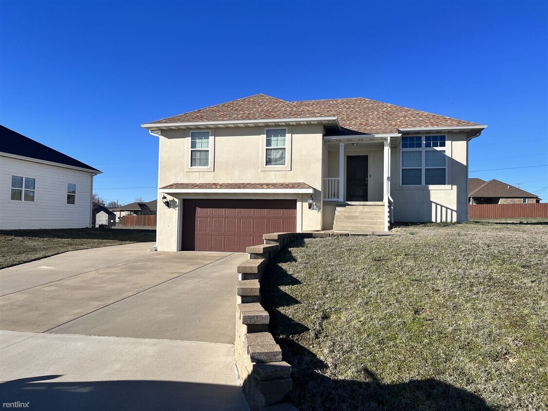 2827 E 19th St, Joplin, MO 64804 House Rental in Joplin, MO