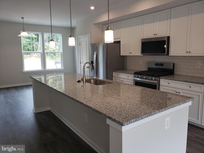 Building Photo - 112 Huff Dr