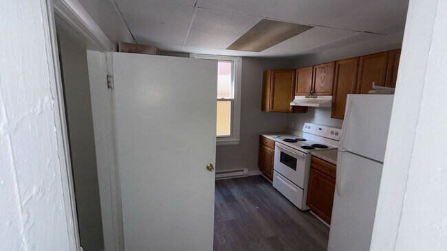 Building Photo - 3 Bedroom Row House Ready For You To Make Your New Home Soon! www.prospectpmm.com