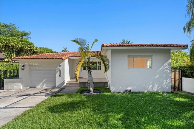 Building Photo - 1307 Valencia Ave