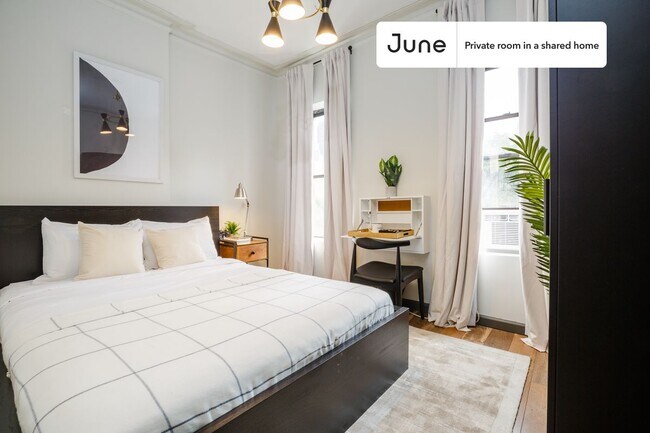 Building Photo - Room in Shared 3 bed/1 bath home in Hell's Kitchen