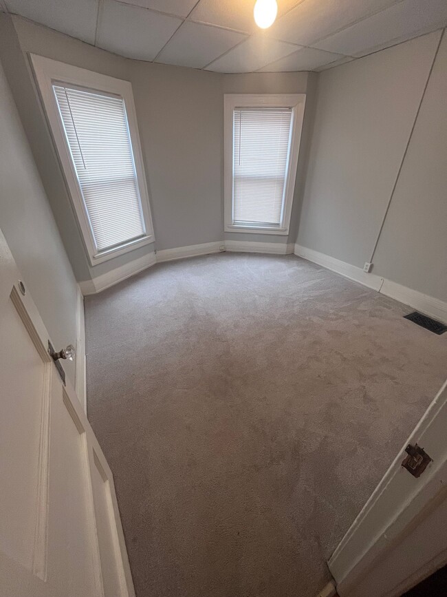 Building Photo - 374 Elmwood Ave