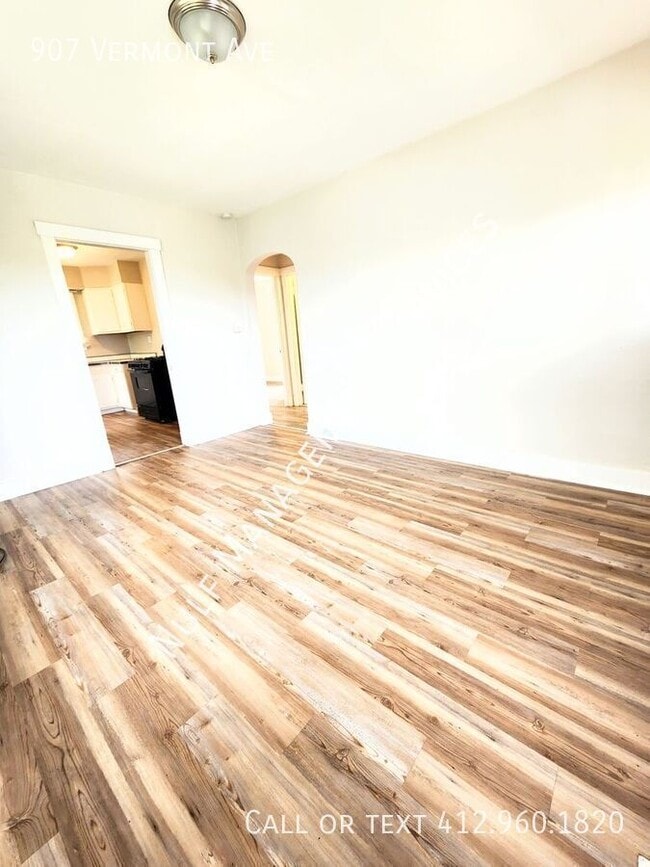 Photo - 907 Vermont Ave House