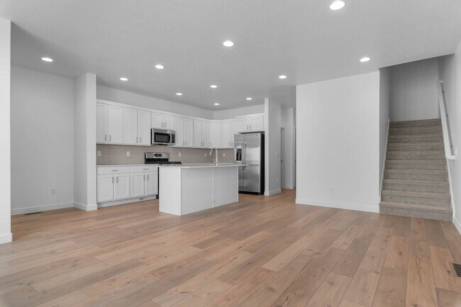 Building Photo - 1614 E 6820 N