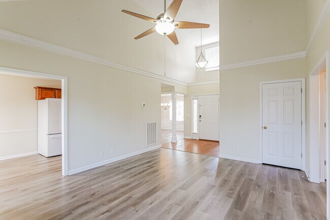 Foto del edificio - 307 Acorn Ct