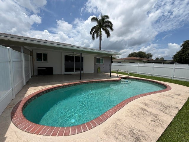 Photo - 498 W Conference Dr (Boca Raton, FL) Townhome