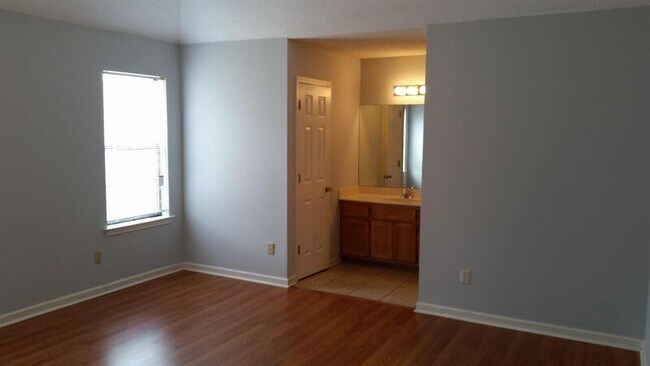 Foto del edificio - 5428 Gardendale St