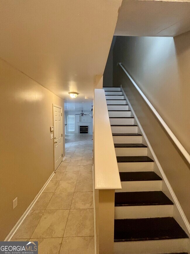 Building Photo - 141 Chastain Loop