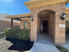 Building Photo - 2925 Scout Pony Dr