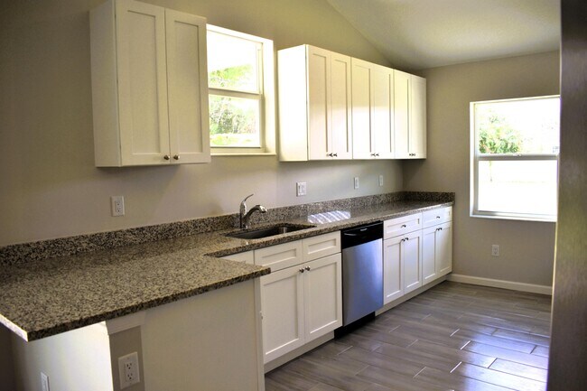 Foto del edificio - 3109 SW Curcuma St