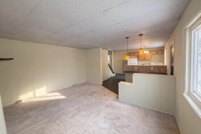 Foto del edificio - 301 Brown Ave