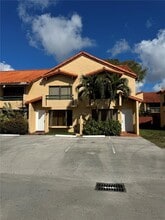 Building Photo - 10220 SW 77th Ct