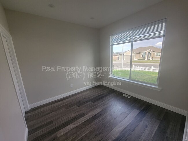 Building Photo - 3606 Cook Ln