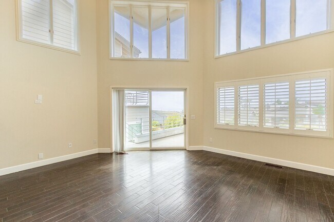 Foto del edificio - Fantastic Panoramic Ocean & Lagoon Views From All Levels Of This 3 Bed / 2.5 Bath!