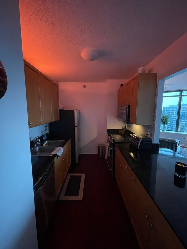 Building Photo - 400 N La Salle Dr