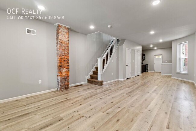 Building Photo - Three Bed Kingsessing Townhome