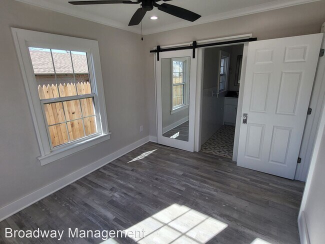 Foto del edificio - 1 br, 1 bath House - 409 S. University Dr