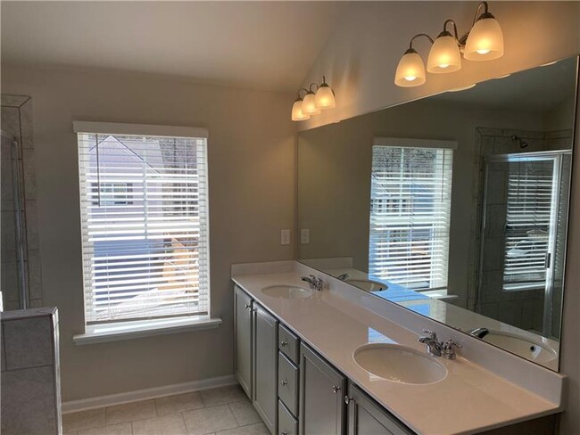 Building Photo - 7222 Gladstone Cir