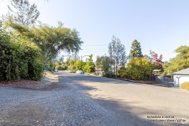 Building Photo - 3561 Castlebrook Rd