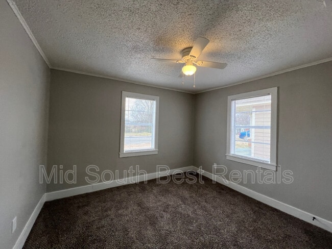 Building Photo - 1406 Gill Ave