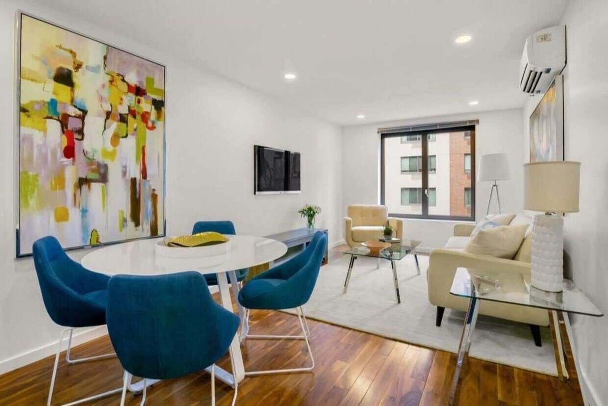 Foto principal - 77 E 110th St