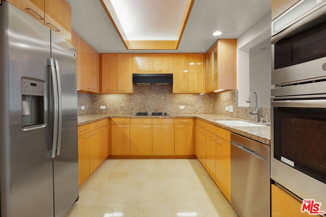 Foto del edificio - 13600 Marina Pointe Dr