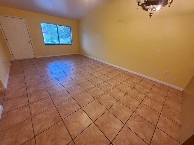 Building Photo - 17405 E Carnegie Cir