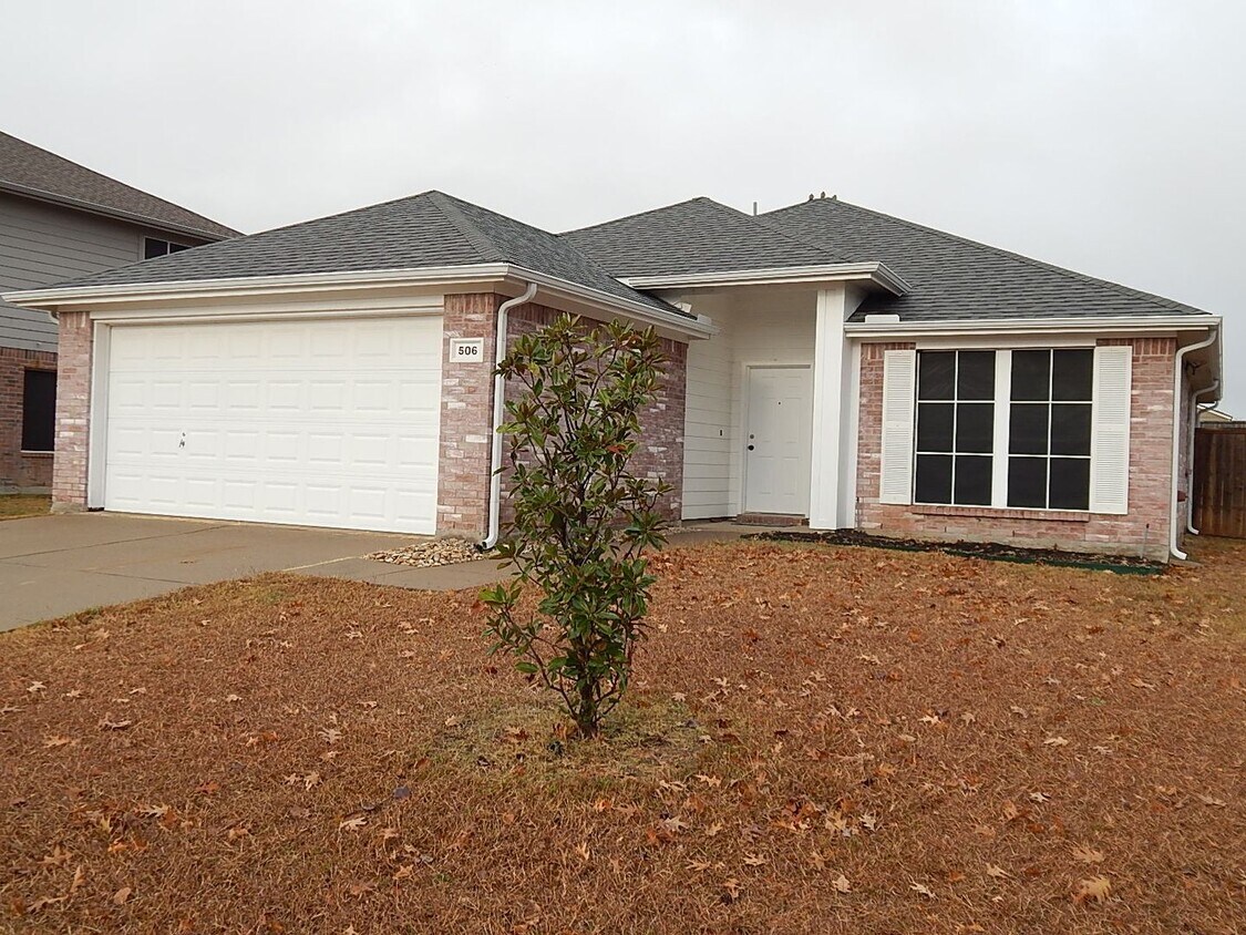 Foto principal - ***Pre- Marketing*** Cozy 3-Bedroom Home w...