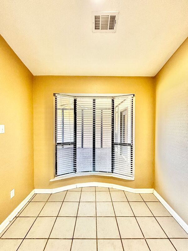Building Photo - 609 Tiffany Trail