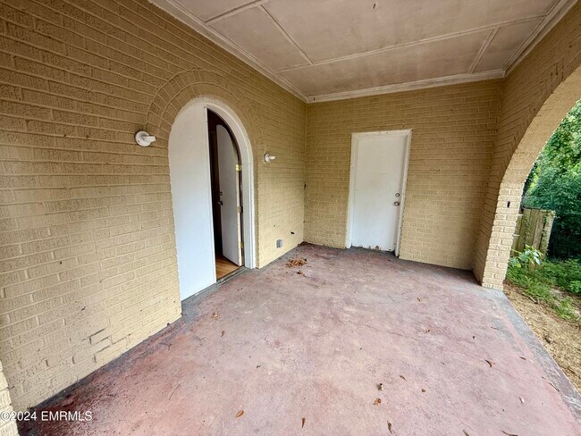 Building Photo - 2122 26th Ave