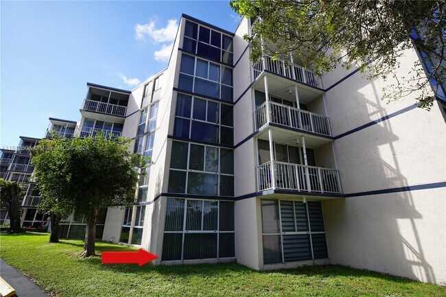 Building Photo - 7035 NW 186th St