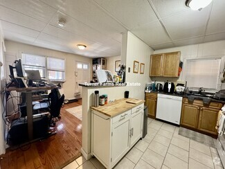 Building Photo - 57 Cedar St
