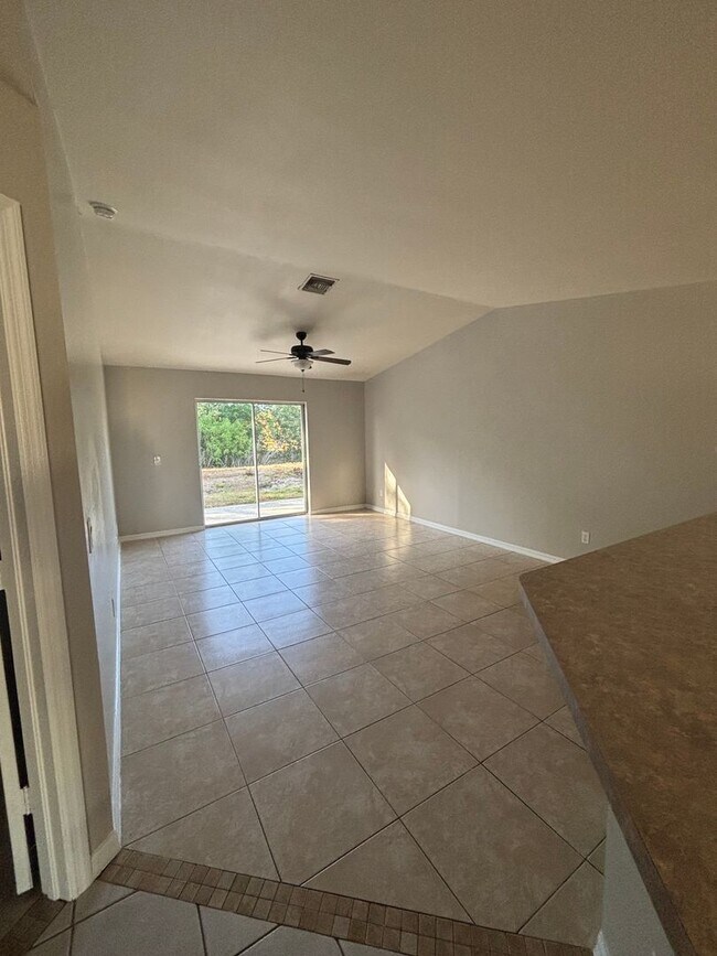 Foto del edificio - 5319 Centennial Blvd