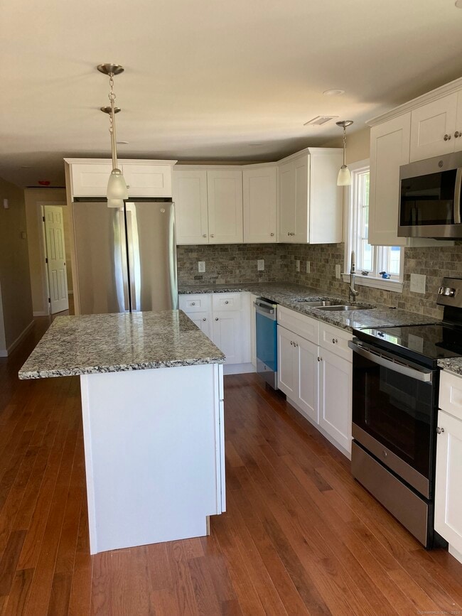 Building Photo - 12 Sunny Valley Rd