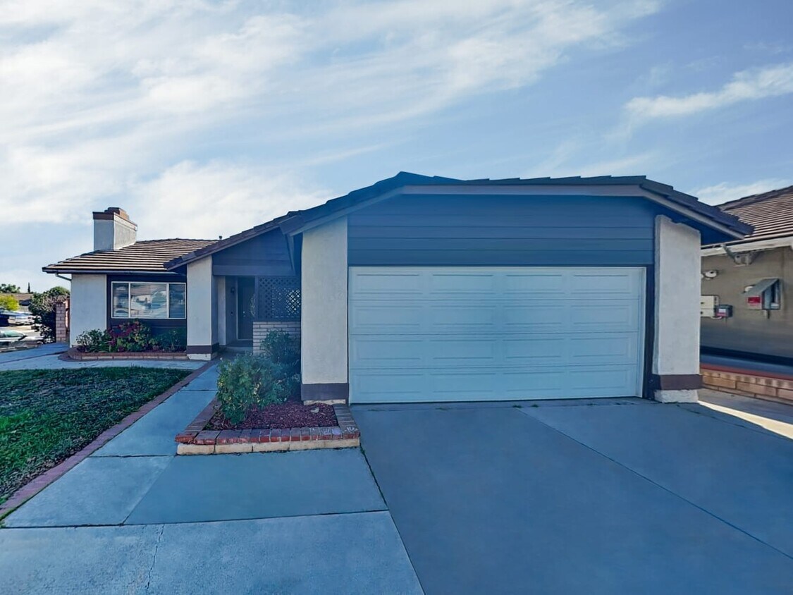 Primary Photo - 24091 Roseleaf Pl