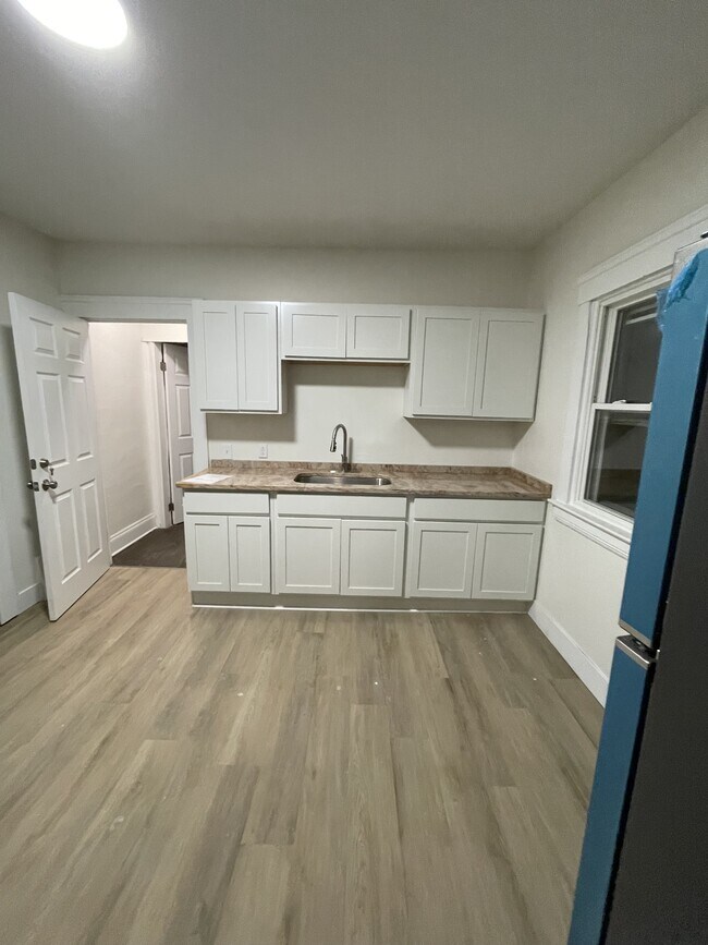 Foto del edificio - 1159 E 112th St
